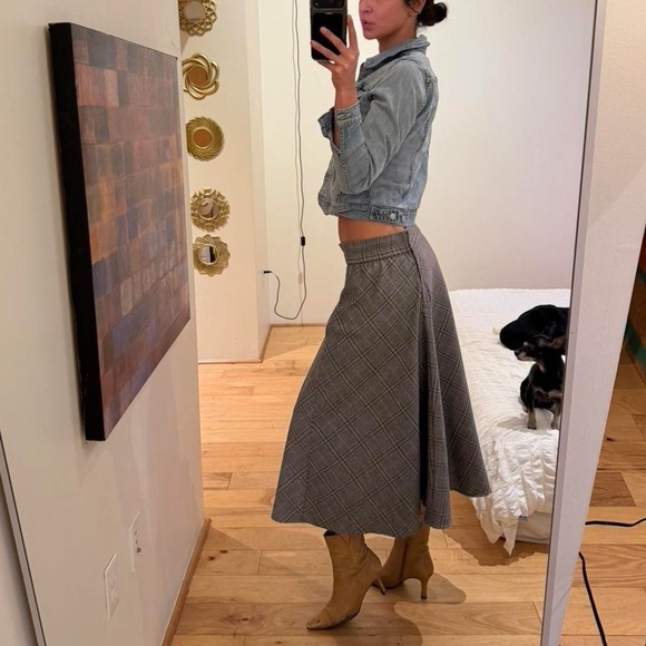 Chic Gray Plaid Maxi Skirt - Picture 2 of 8